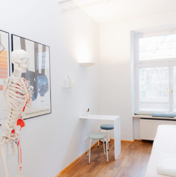 Praxis Benedikt Osteopathie München Behandlungsraum