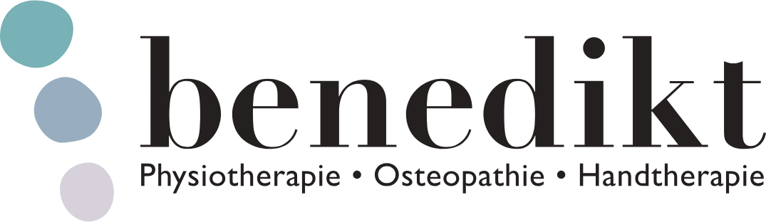 Praxis Benedikt Logo Logo Benedikt mit drei farbigen Kreisen links Schwarzschrift „benedikt“ darunter Physio Osteo und Handtherapie