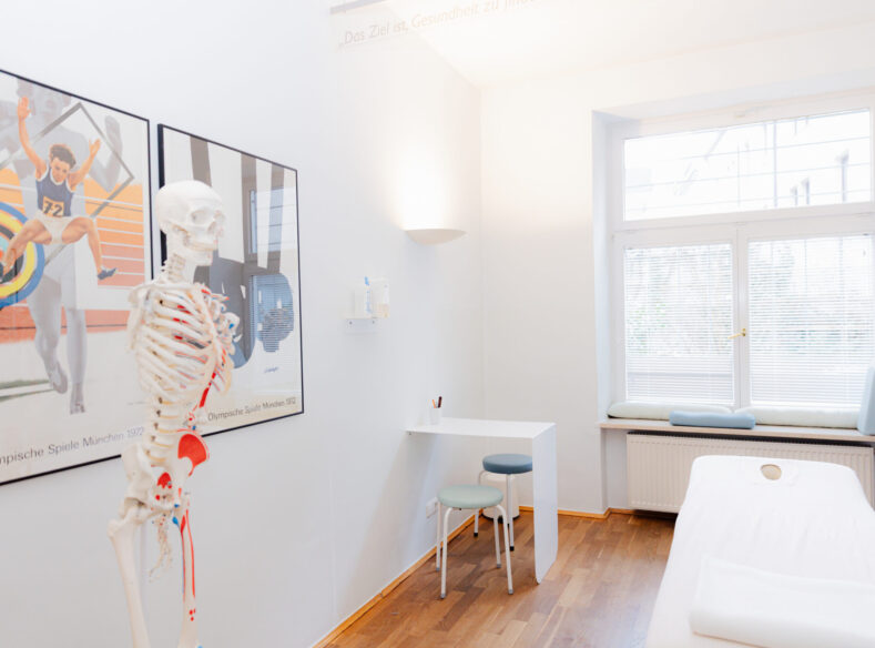 Praxis Benedikt Osteopathie München Behandlungsraum